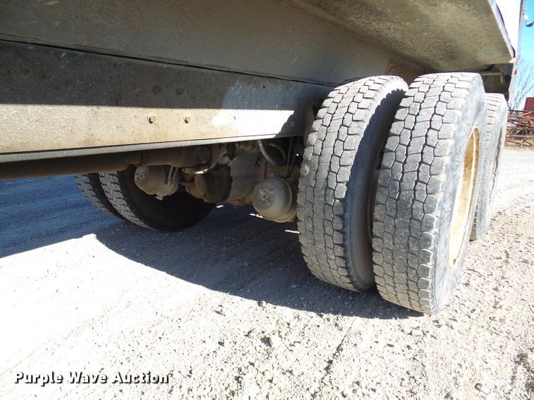 image for item DG2122 1990 Ford LT9000 dump truck