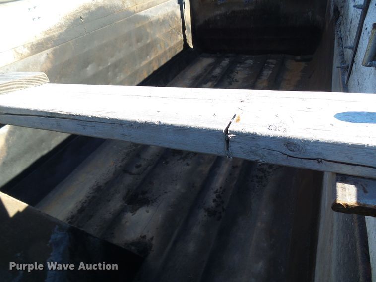 image for item DG2122 1990 Ford LT9000 dump truck