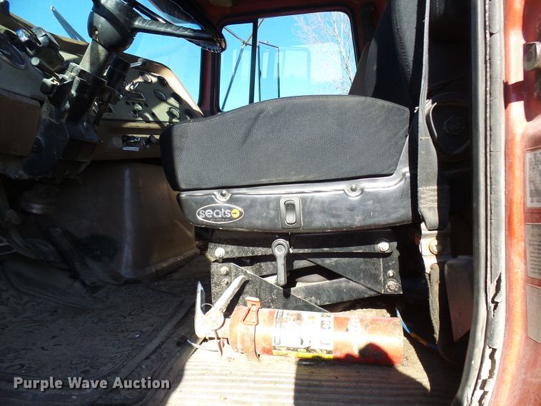 image for item DG2122 1990 Ford LT9000 dump truck