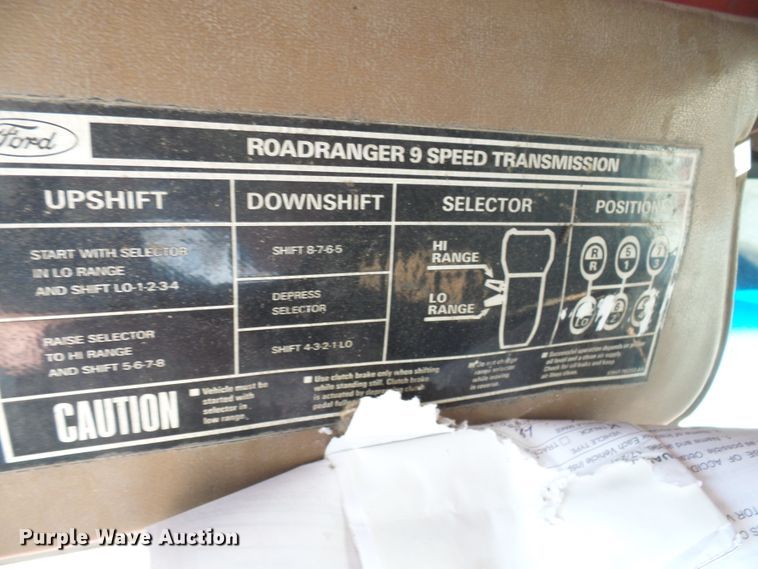 image for item DG2122 1990 Ford LT9000 dump truck