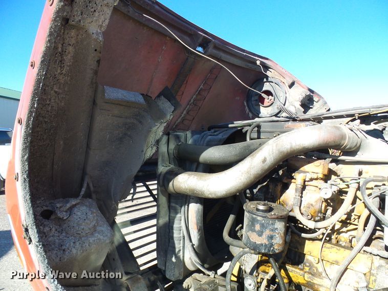 image for item DG2122 1990 Ford LT9000 dump truck