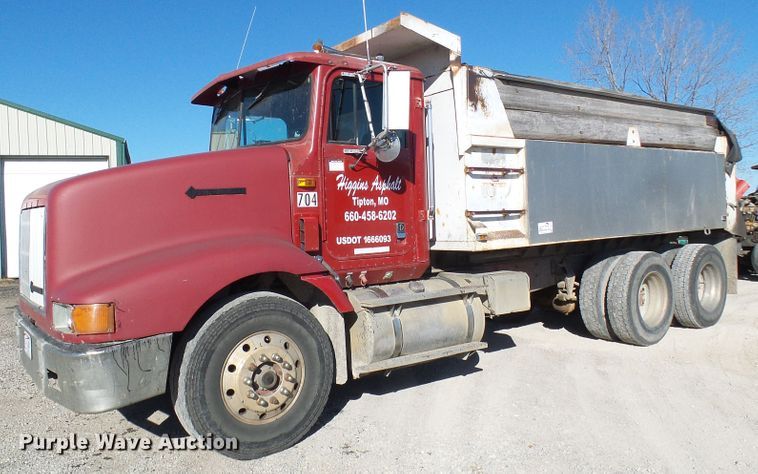 image for item DG2123 1993 International 9200  dump truck