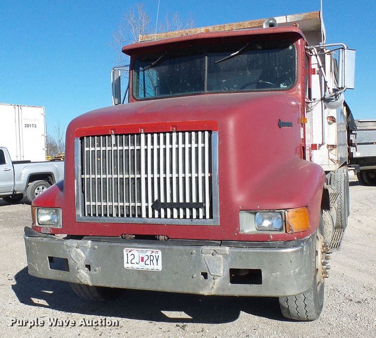 image for item DG2123 1993 International 9200  dump truck