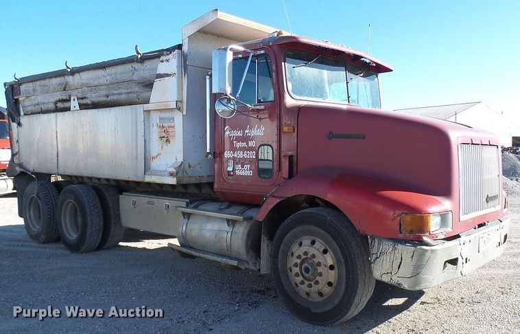 image for item DG2123 1993 International 9200  dump truck