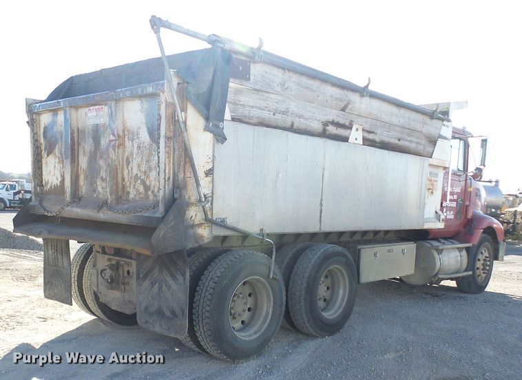 image for item DG2123 1993 International 9200  dump truck