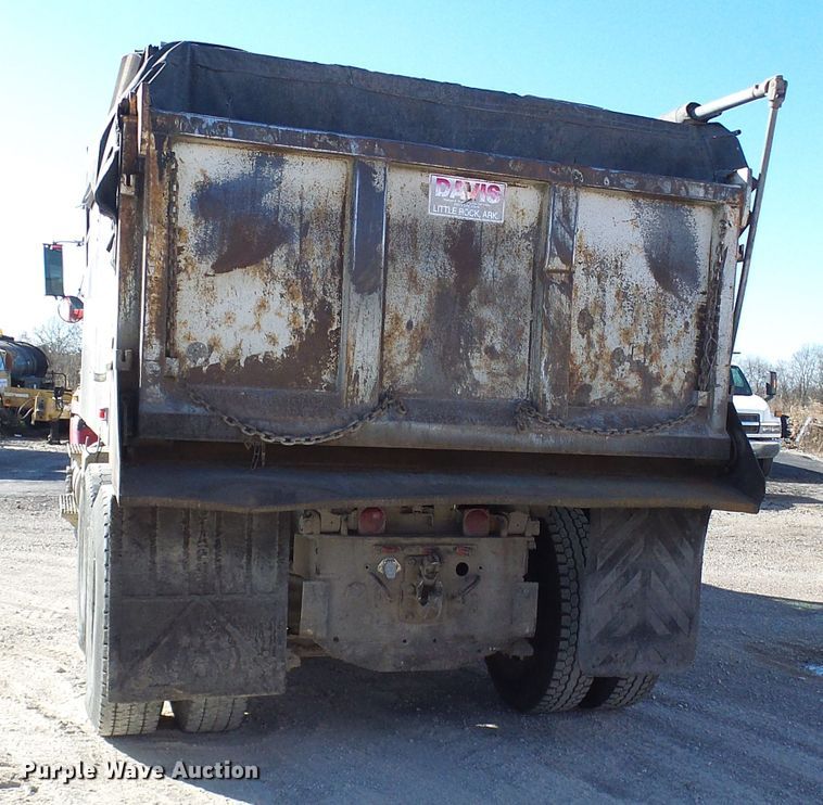 image for item DG2123 1993 International 9200  dump truck