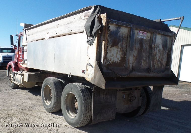 image for item DG2123 1993 International 9200  dump truck