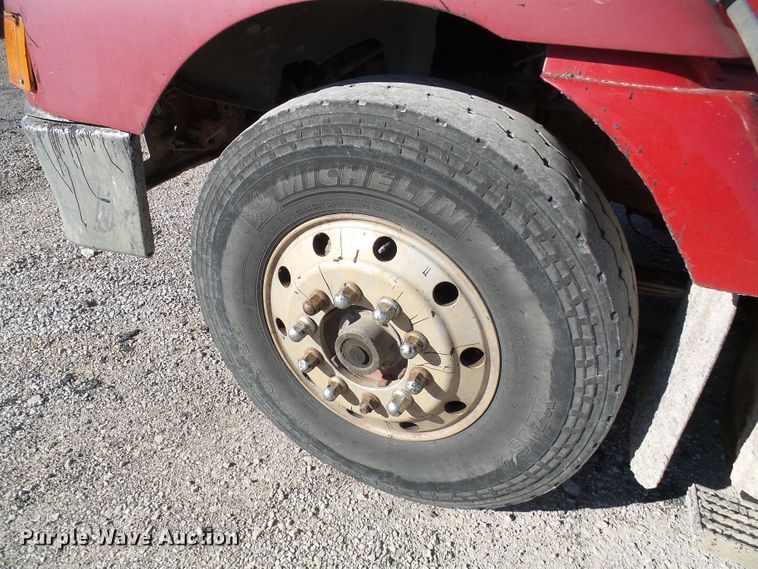 image for item DG2123 1993 International 9200  dump truck