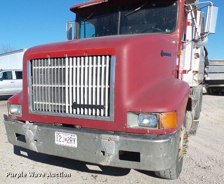 image for item DG2123 1993 International 9200  dump truck