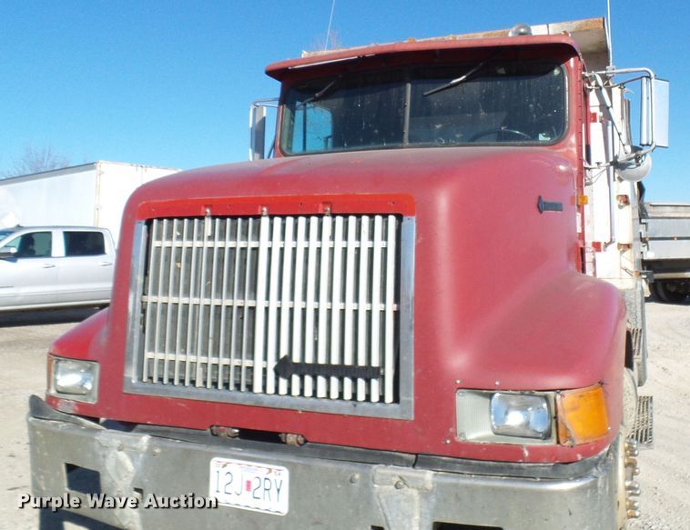 image for item DG2123 1993 International 9200  dump truck