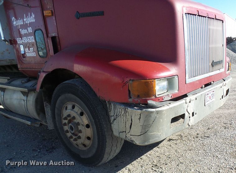 image for item DG2123 1993 International 9200  dump truck