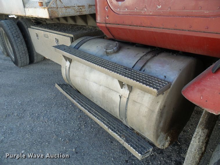 image for item DG2123 1993 International 9200  dump truck