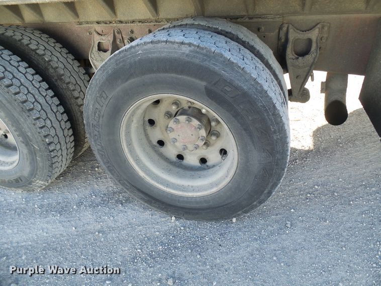 image for item DG2123 1993 International 9200  dump truck