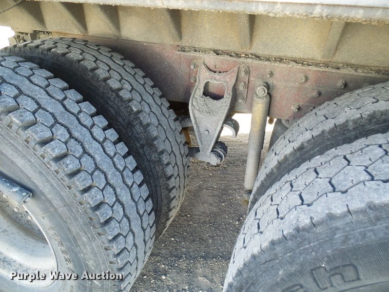 image for item DG2123 1993 International 9200  dump truck