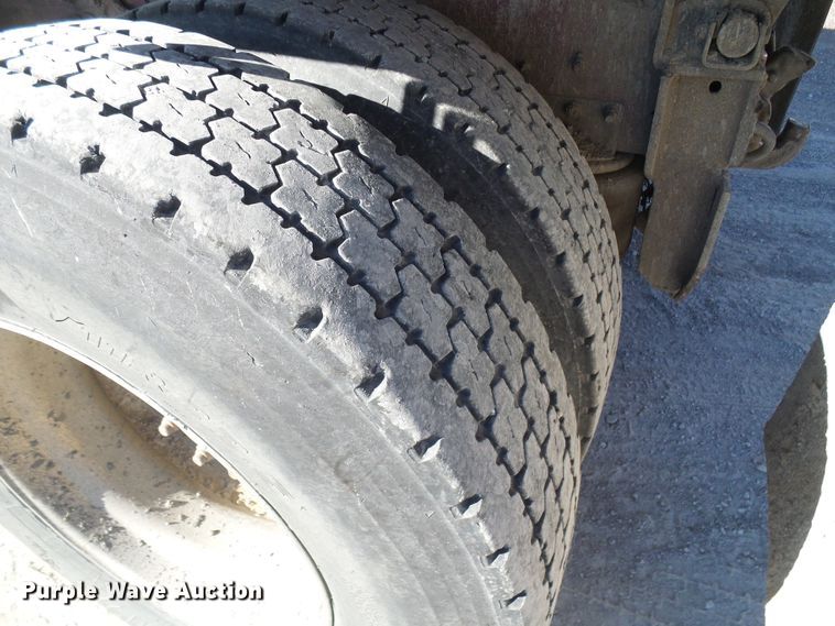 image for item DG2123 1993 International 9200  dump truck