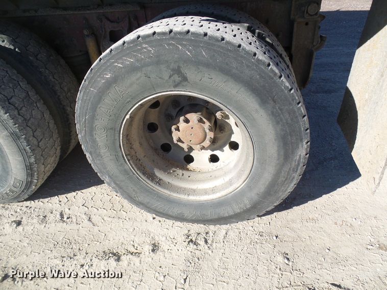 image for item DG2123 1993 International 9200  dump truck