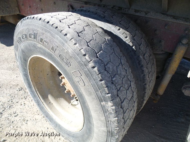 image for item DG2123 1993 International 9200  dump truck