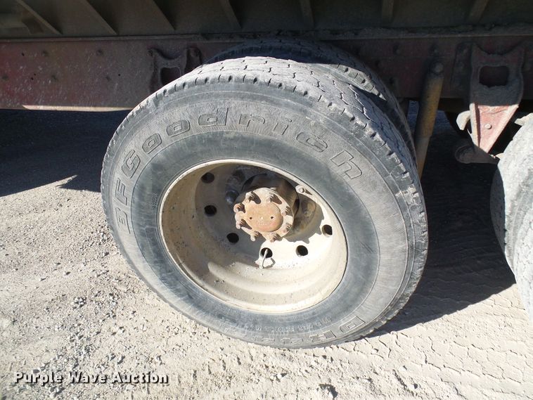 image for item DG2123 1993 International 9200  dump truck