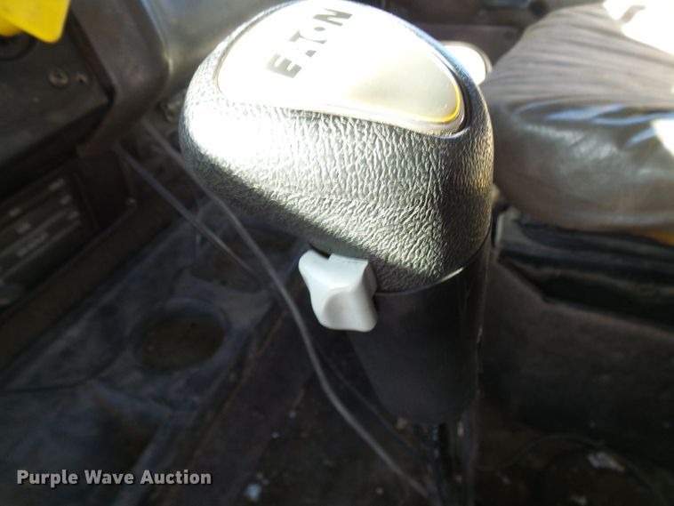 image for item DG2123 1993 International 9200  dump truck