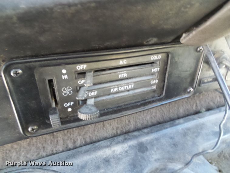 image for item DG2123 1993 International 9200  dump truck