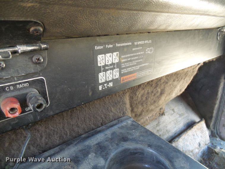 image for item DG2123 1993 International 9200  dump truck