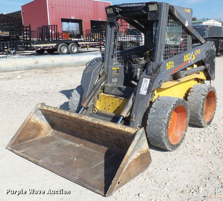 image for item DG2125 2000 New Holland LS170  skid steer loader