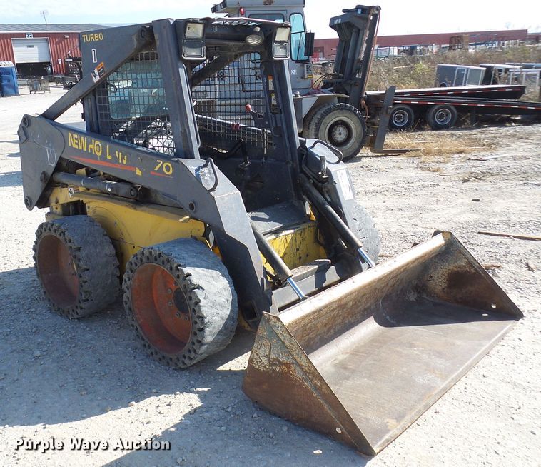 image for item DG2125 2000 New Holland LS170  skid steer loader