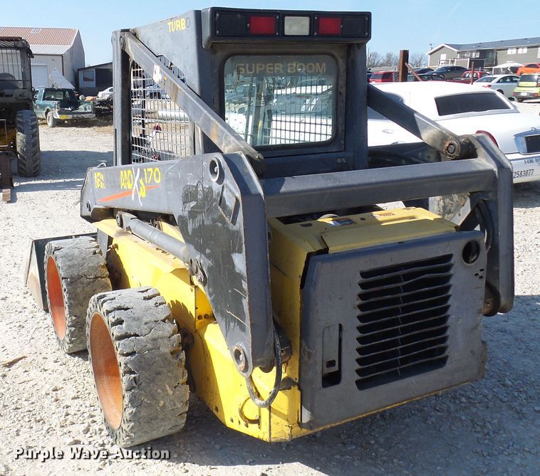 image for item DG2125 2000 New Holland LS170  skid steer loader