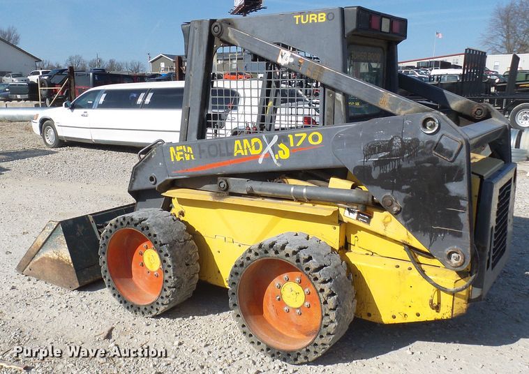 image for item DG2125 2000 New Holland LS170  skid steer loader