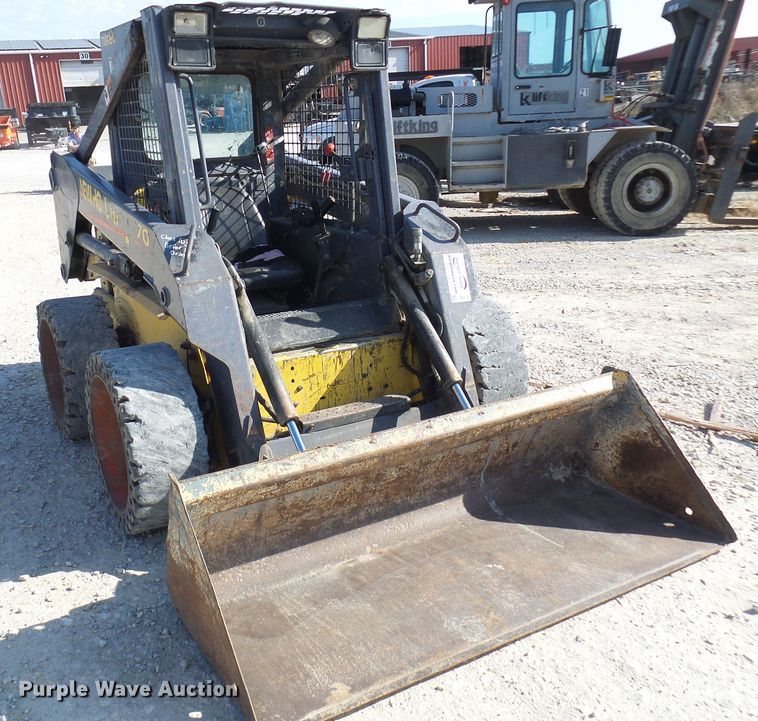 image for item DG2125 2000 New Holland LS170  skid steer loader