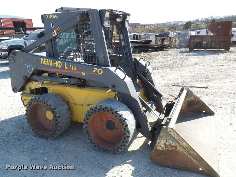 image for item DG2125 2000 New Holland LS170  skid steer loader