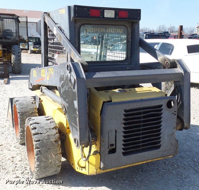 image for item DG2125 2000 New Holland LS170  skid steer loader