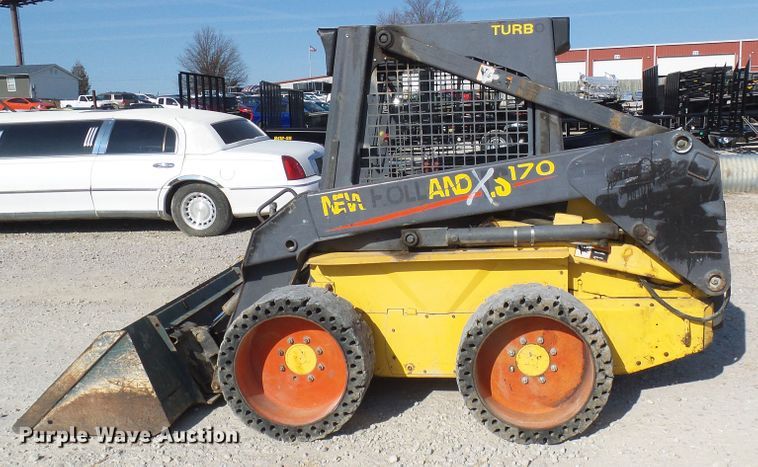 image for item DG2125 2000 New Holland LS170  skid steer loader