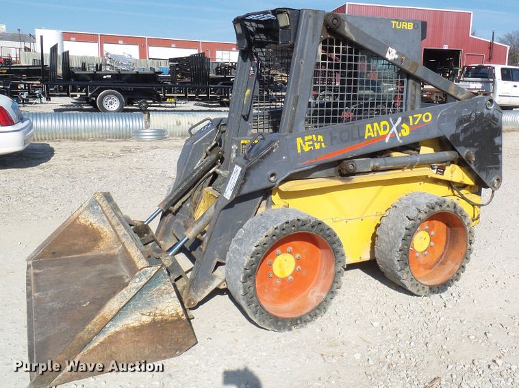 image for item DG2125 2000 New Holland LS170  skid steer loader