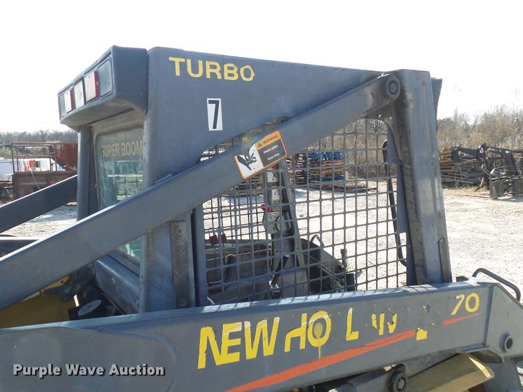 image for item DG2125 2000 New Holland LS170  skid steer loader