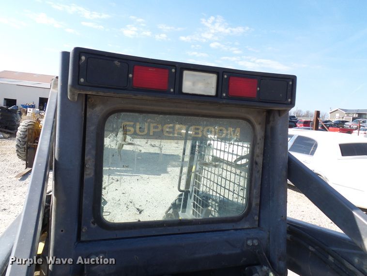 image for item DG2125 2000 New Holland LS170  skid steer loader