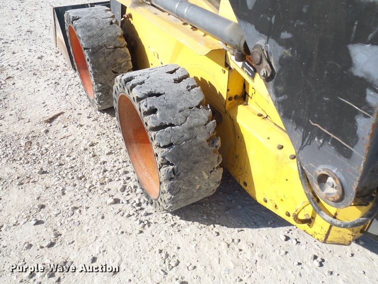 image for item DG2125 2000 New Holland LS170  skid steer loader