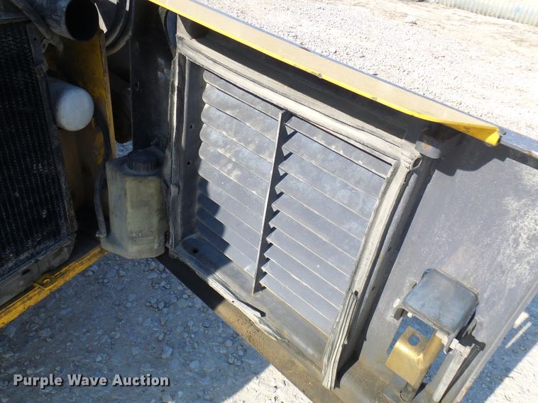 image for item DG2125 2000 New Holland LS170  skid steer loader