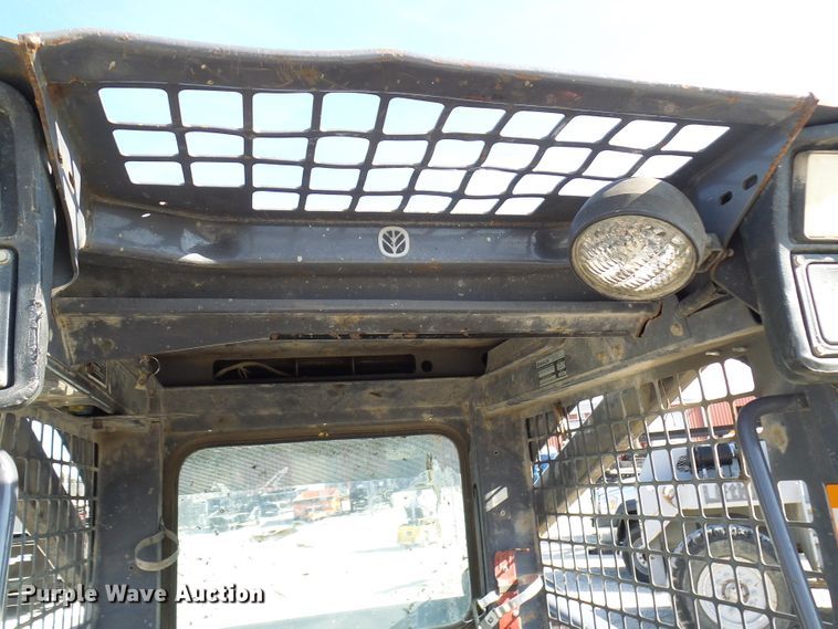 image for item DG2125 2000 New Holland LS170  skid steer loader