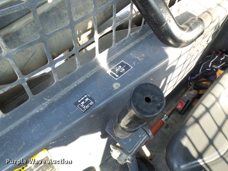 image for item DG2125 2000 New Holland LS170  skid steer loader