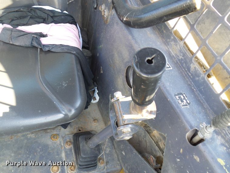 image for item DG2125 2000 New Holland LS170  skid steer loader