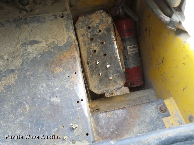 image for item DG2125 2000 New Holland LS170  skid steer loader