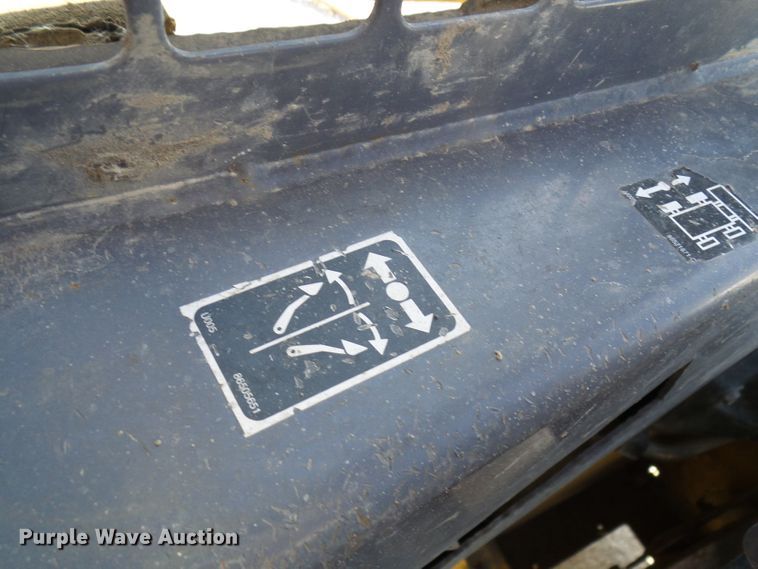 image for item DG2125 2000 New Holland LS170  skid steer loader