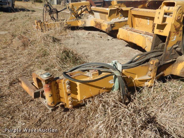 image for item DG4644 1999 Reynolds 17C  scraper