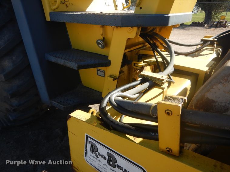 image for item DG4645 1987 Bomag BW213PD  vibratory single drum roller