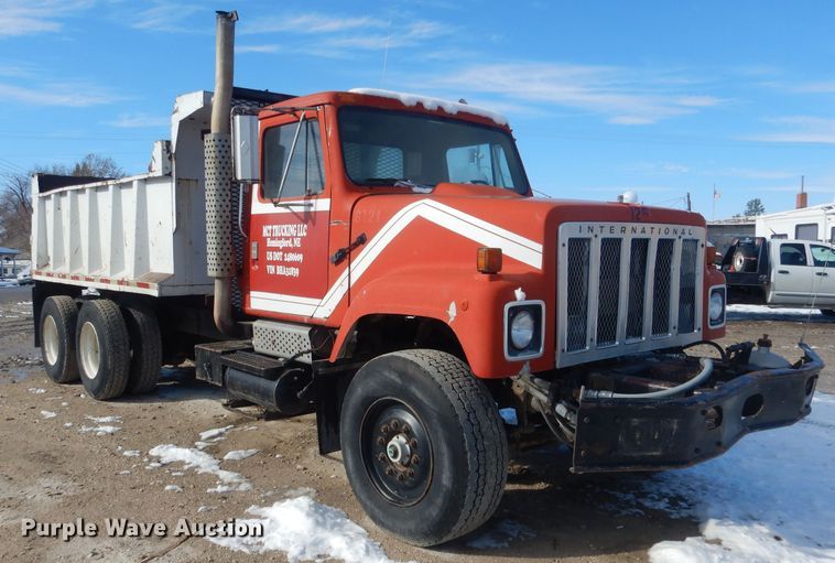 image for item DG4656 1981 International F2574  dump truck