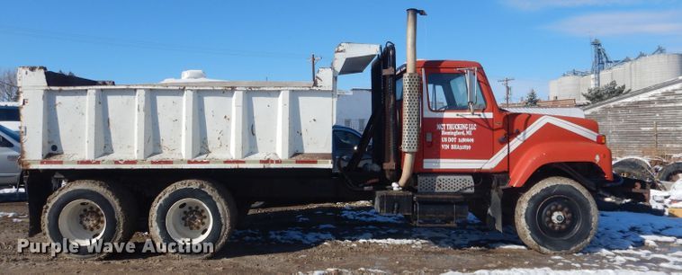 image for item DG4656 1981 International F2574  dump truck