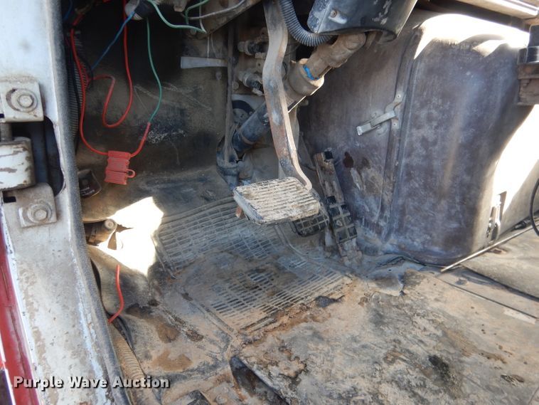 image for item DG4656 1981 International F2574  dump truck