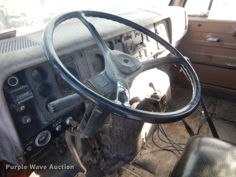 image for item DG4656 1981 International F2574  dump truck