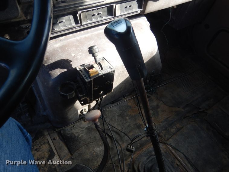 image for item DG4656 1981 International F2574  dump truck